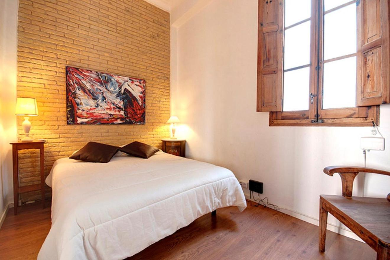 Beds & Breaks Strauss Apartment บาเลนเซีย ภายนอก รูปภาพ